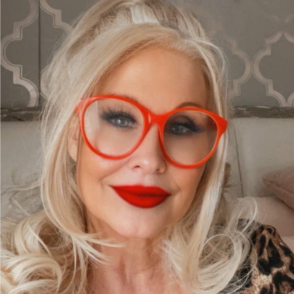 Meet your Posher, Erin - Picture 4 of 15